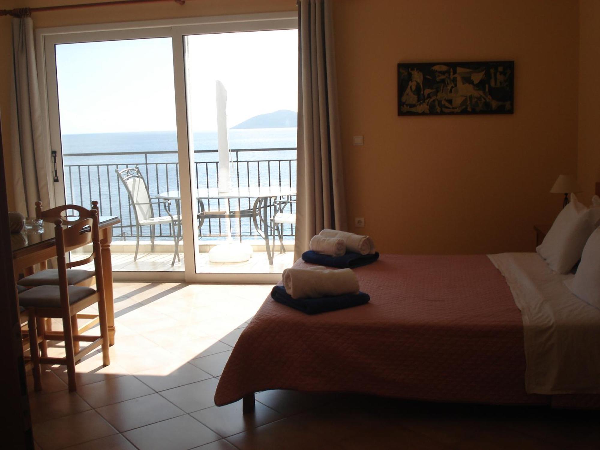 Mema'S Apartment Agia Efimia Exterior photo