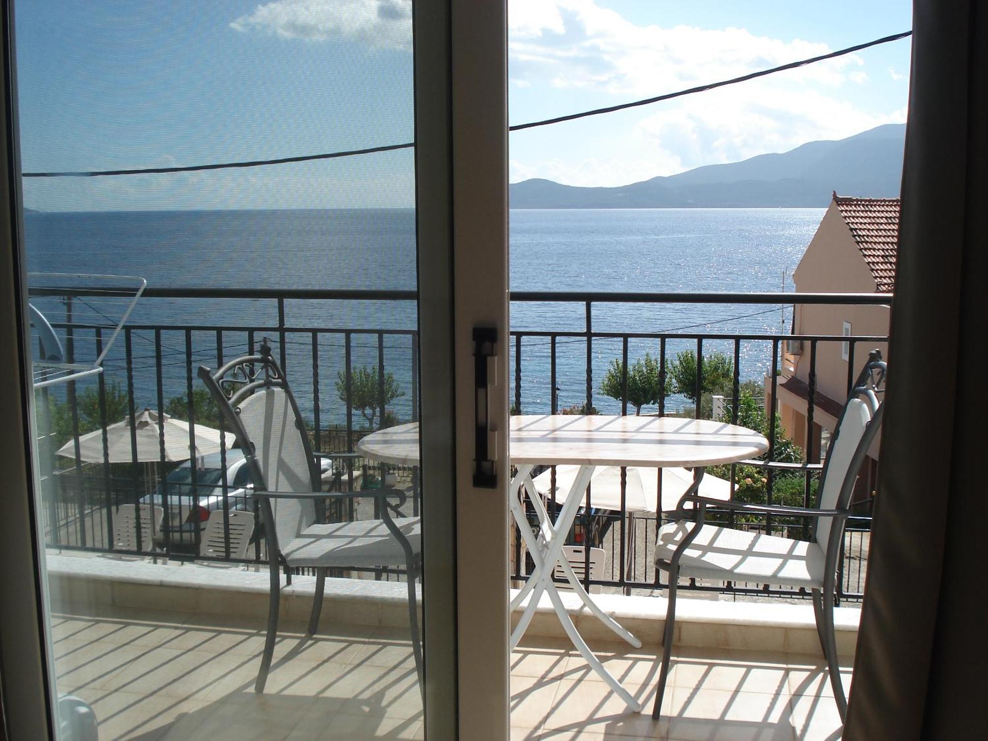 Mema'S Apartment Agia Efimia Exterior photo