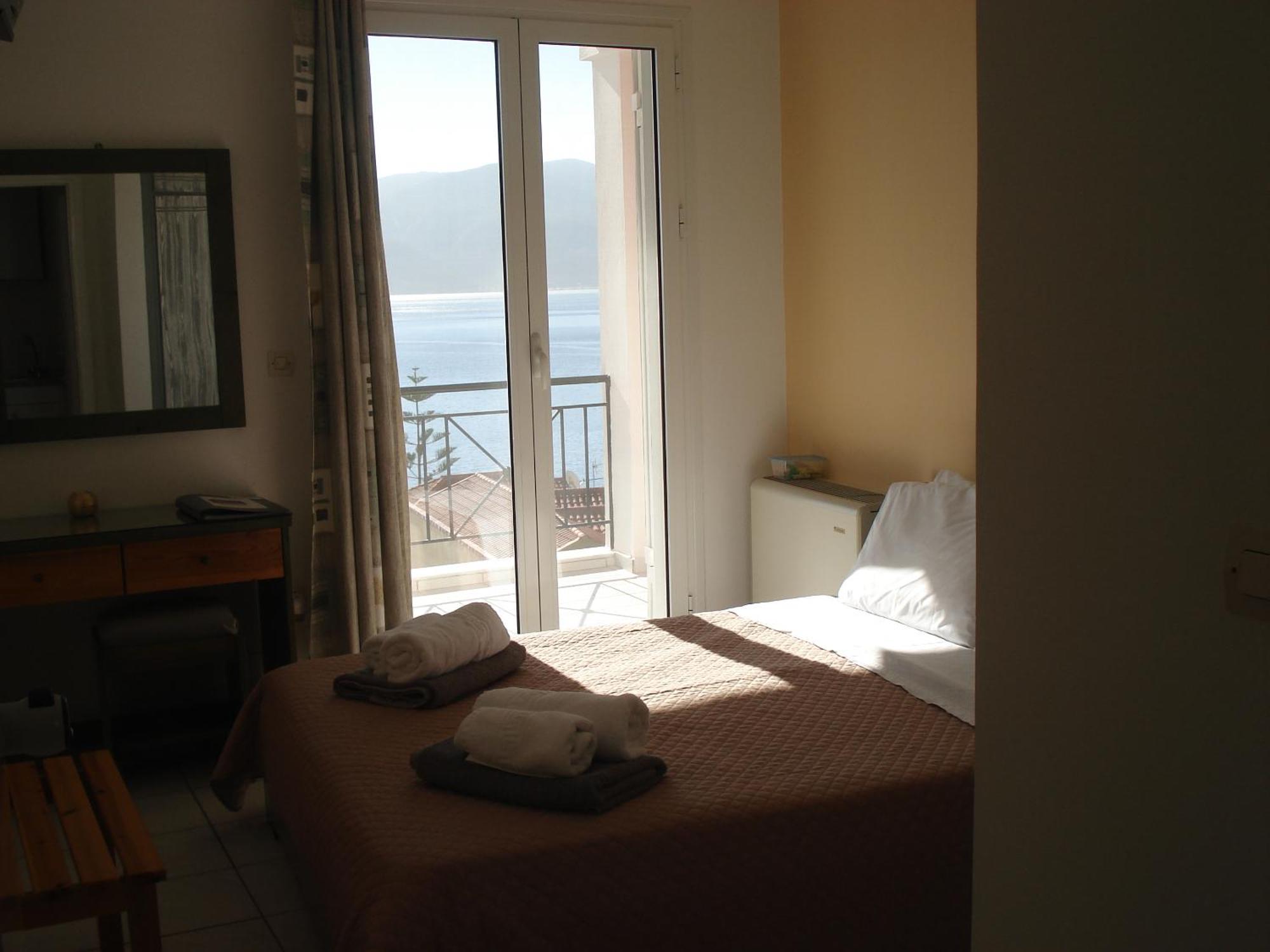 Mema'S Apartment Agia Efimia Room photo