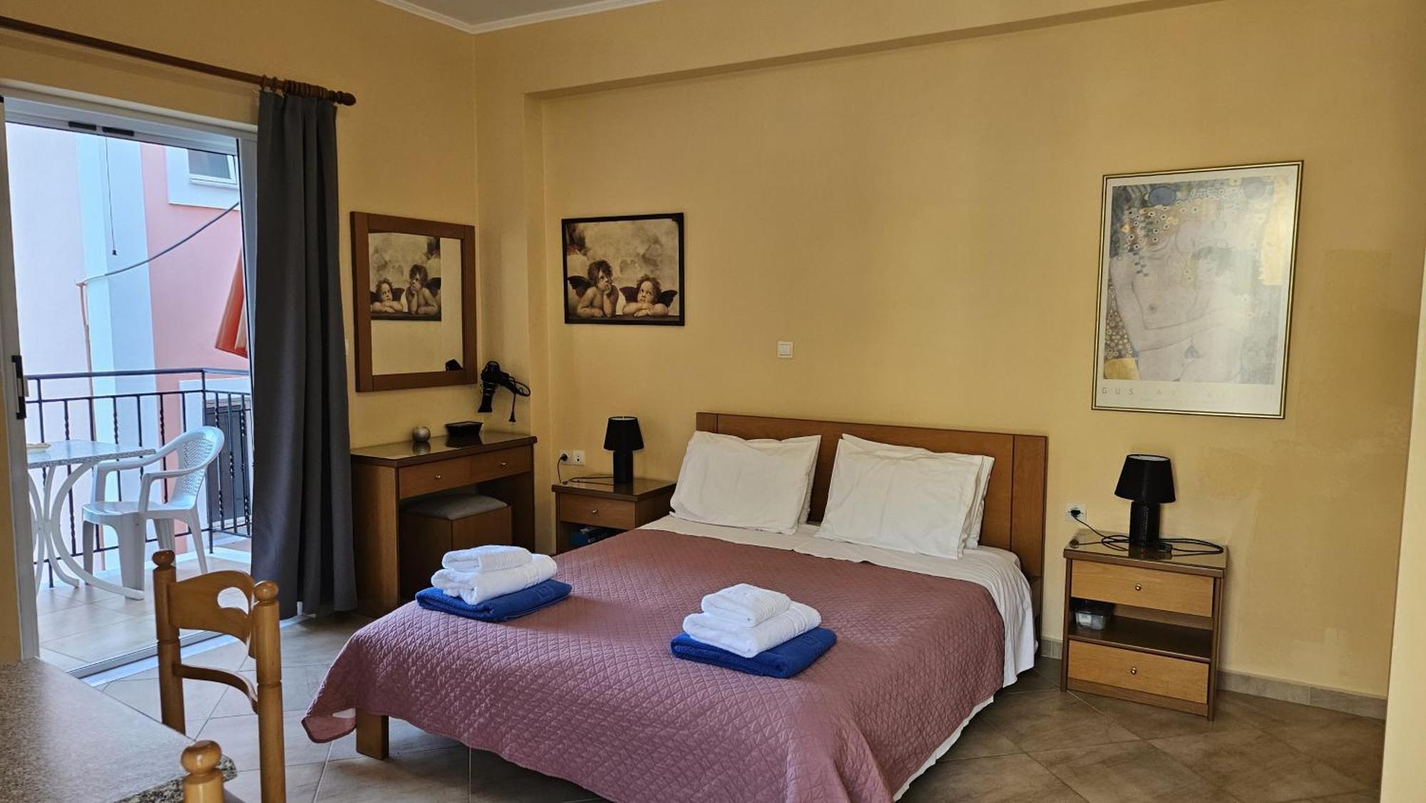 Mema'S Apartment Agia Efimia Room photo